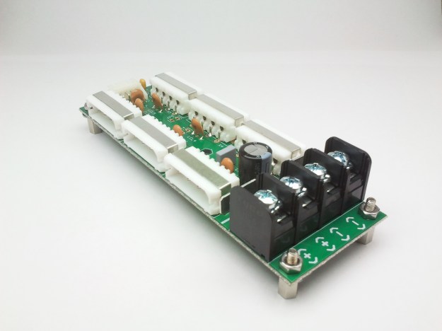 Conexiones con filtro EMI corriente contina